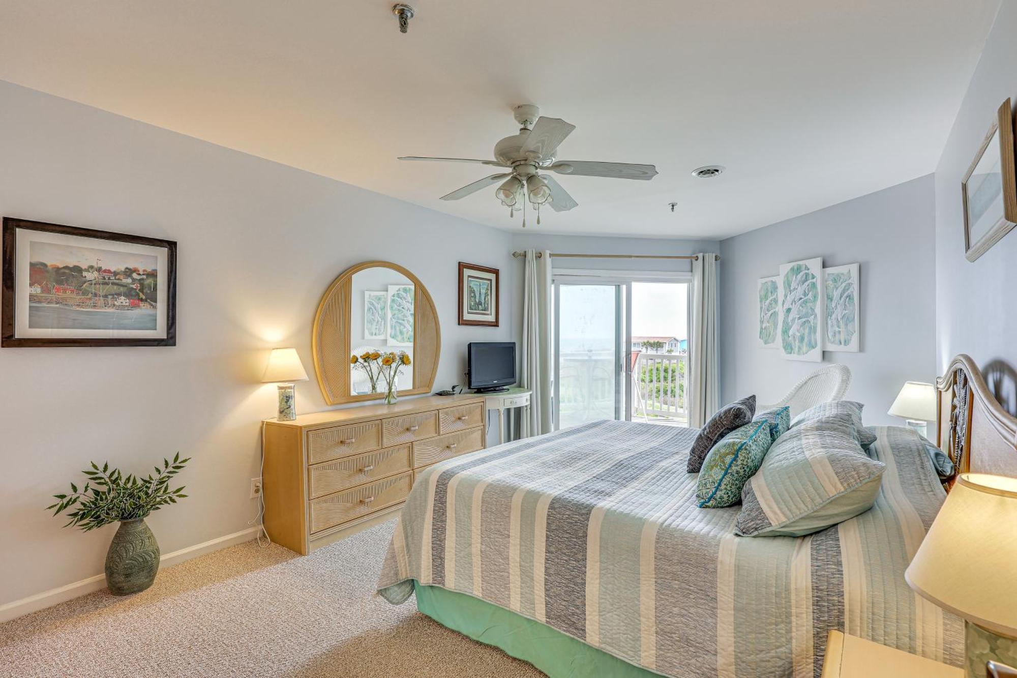Oak Island Beachfront Condo With Community Pool Buitenkant foto