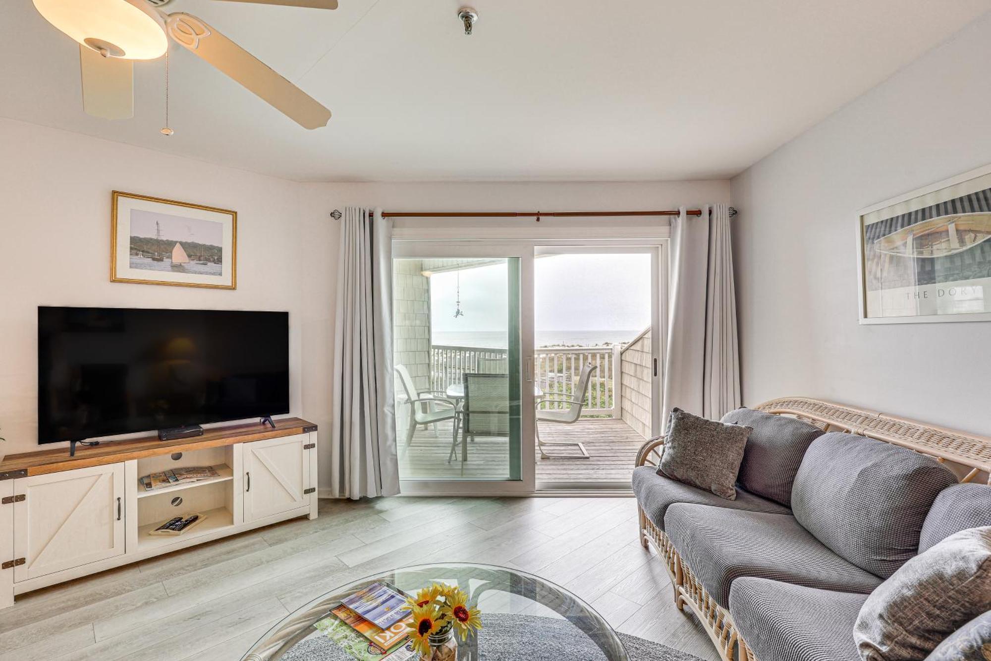 Oak Island Beachfront Condo With Community Pool Buitenkant foto