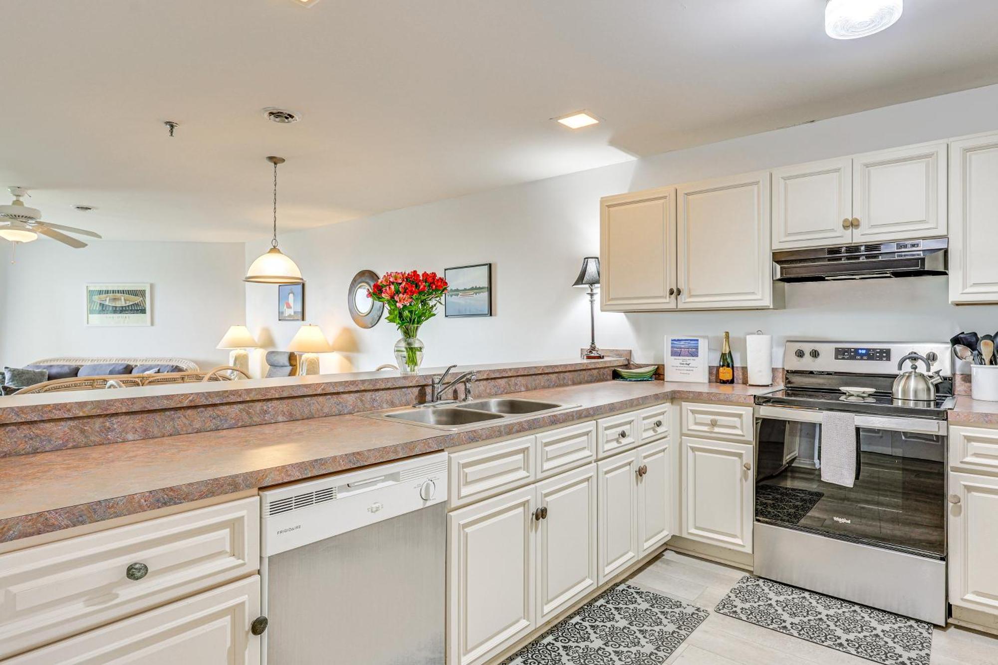 Oak Island Beachfront Condo With Community Pool Buitenkant foto