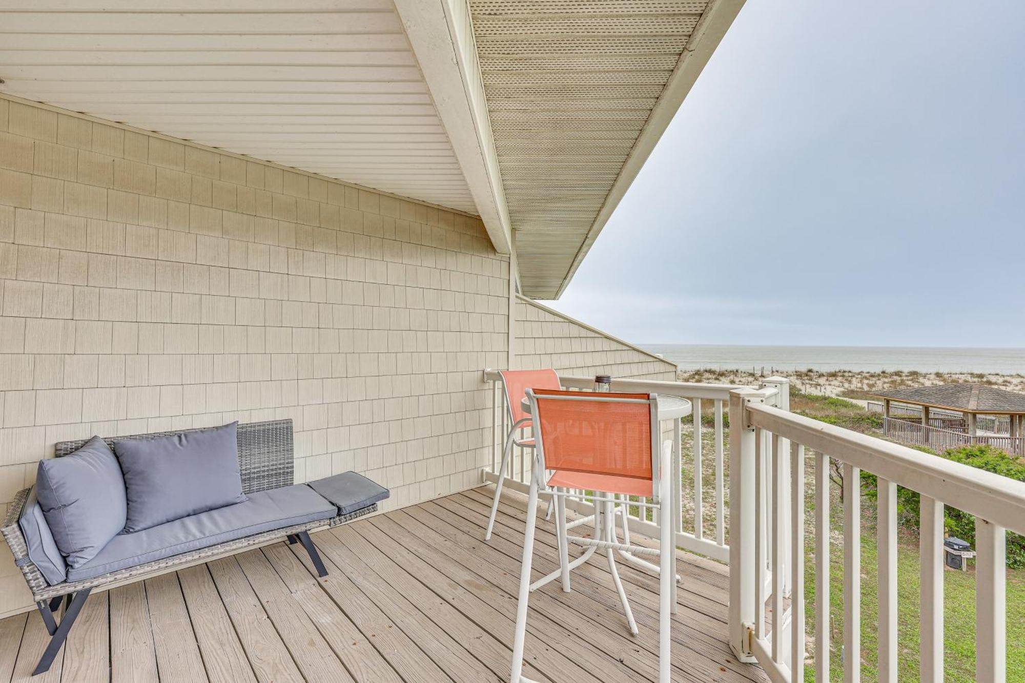 Oak Island Beachfront Condo With Community Pool Buitenkant foto